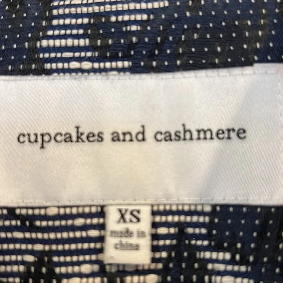 Cupcakes and Cashmere Jacket - Picture 4 of 5